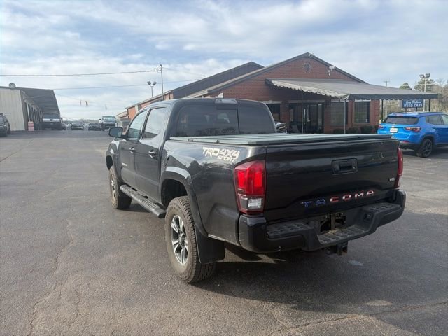 Used 2019 Toyota Tacoma TRD Sport image 10