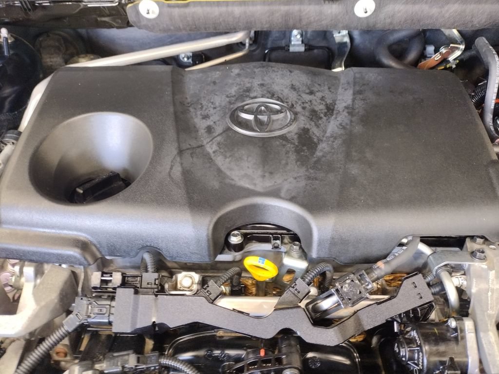 Used 2019 Toyota RAV4 XLE w/ Convenience Package AWD/4WD image 8