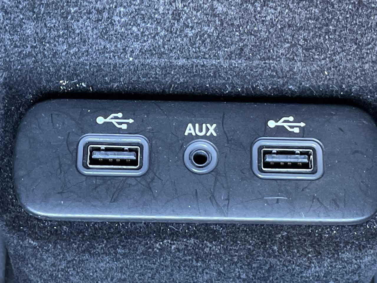 Used 2018 Chrysler 300 S AWD/4WD image 23