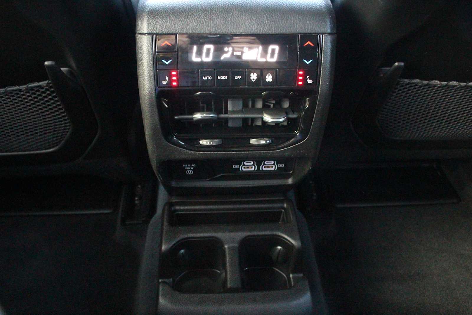 Used 2021 Jeep Grand Cherokee L Overland w/ Luxury Tech Group IV AWD/4WD image 33