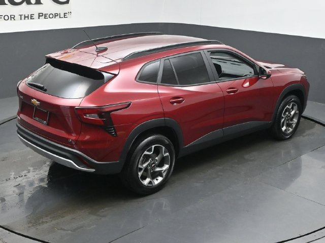 Used 2025 Chevrolet Trax LT FWD image 44