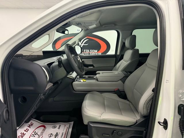 New 2026 Ford Expedition Active image 11