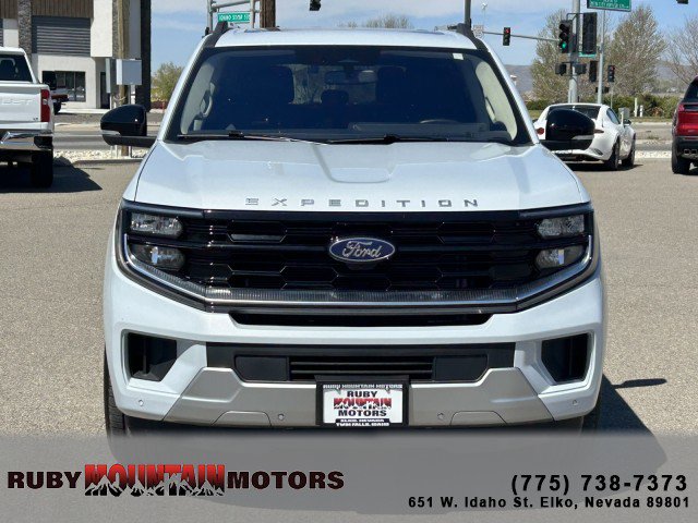 Used 2025 Ford Expedition Platinum AWD/4WD image 2