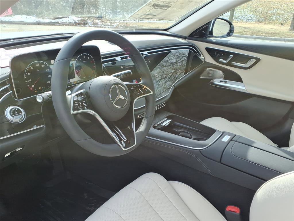 New 2026 Mercedes-Benz E 350 4MATIC Sedan image 18