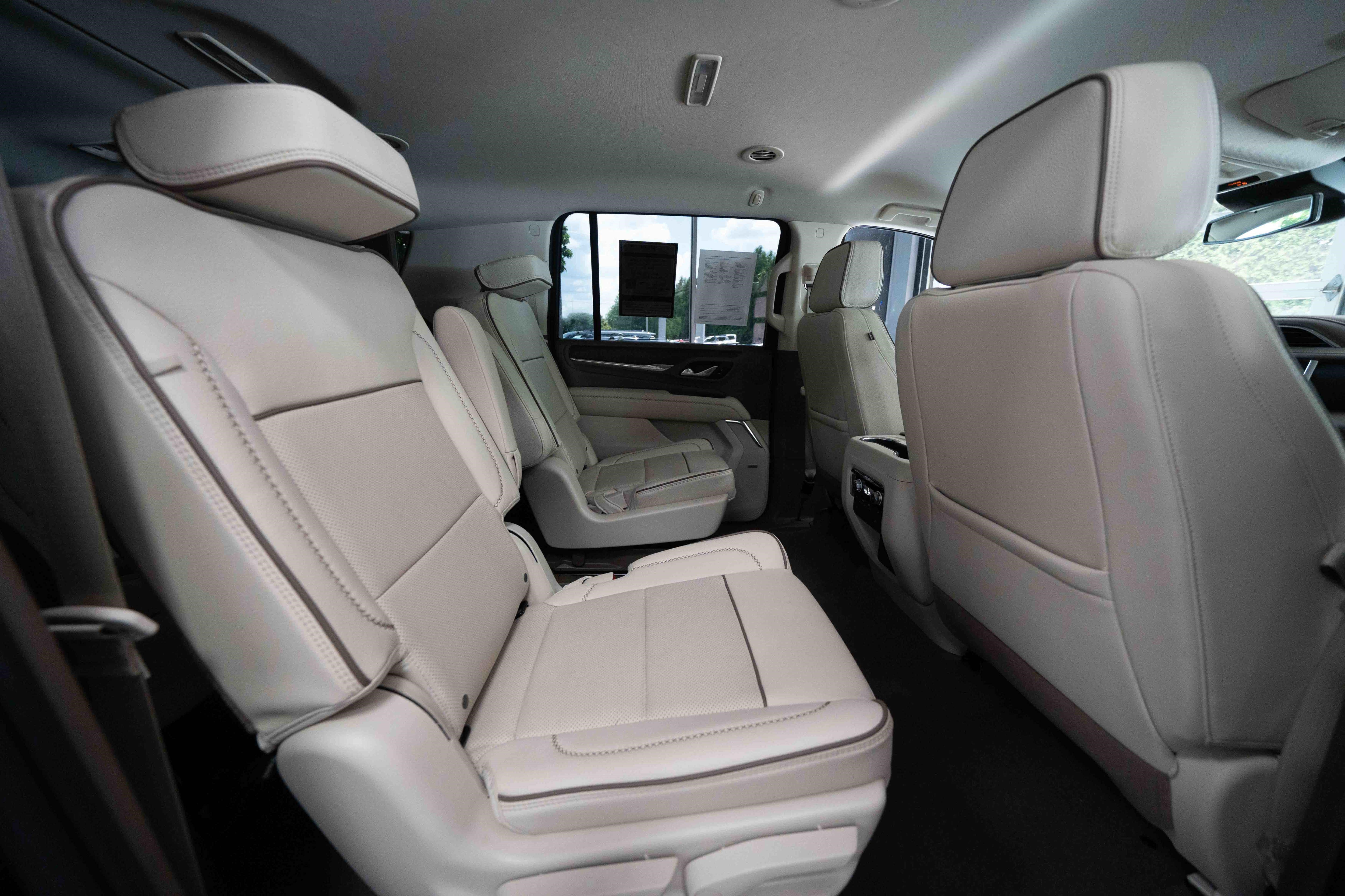 Used 2023 GMC Yukon XL Denali AWD/4WD image 24