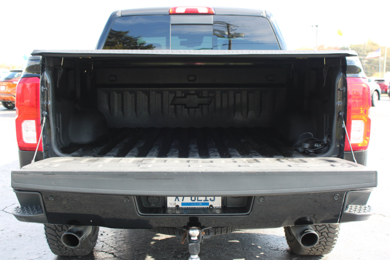 Used 2018 Chevrolet Silverado 1500 LTZ Z71 w/ LTZ Plus Package image 9