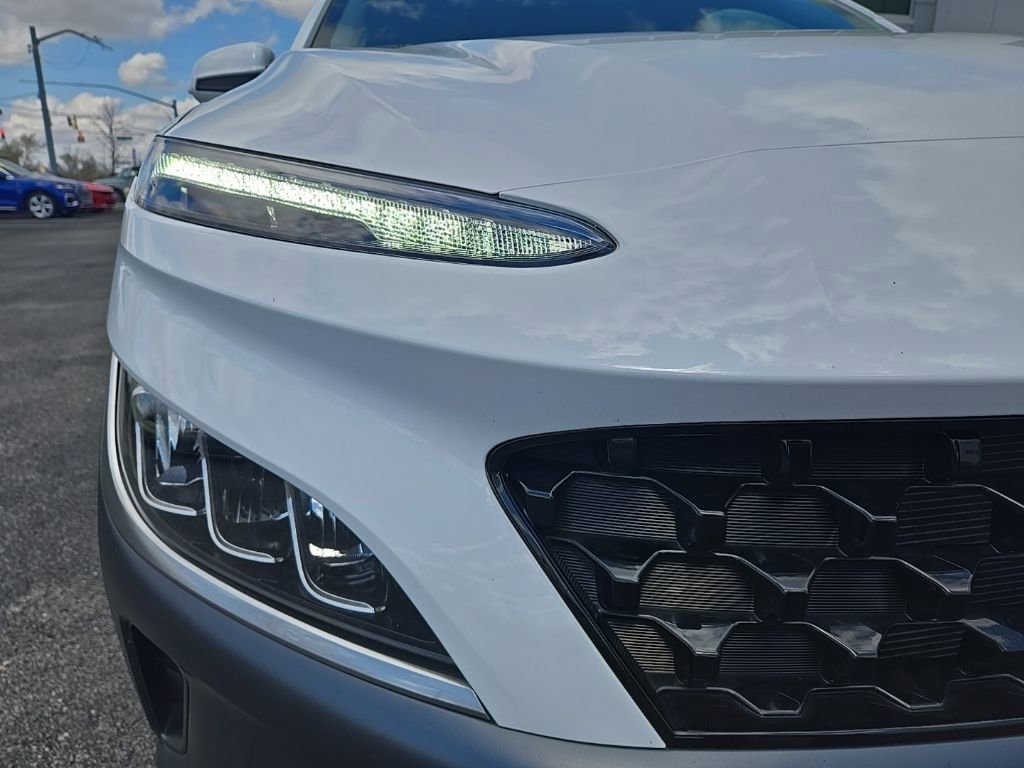 Used 2023 Hyundai Kona Limited w/ Cargo Package AWD/4WD image 18