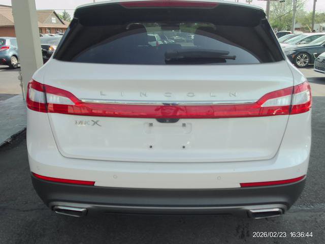Used 2017 Lincoln MKX Reserve w/ Lincoln MKX Climate Package image 4