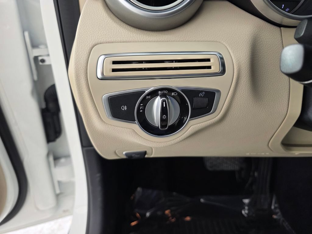 Used 2017 Mercedes-Benz C 300 Sedan image 24