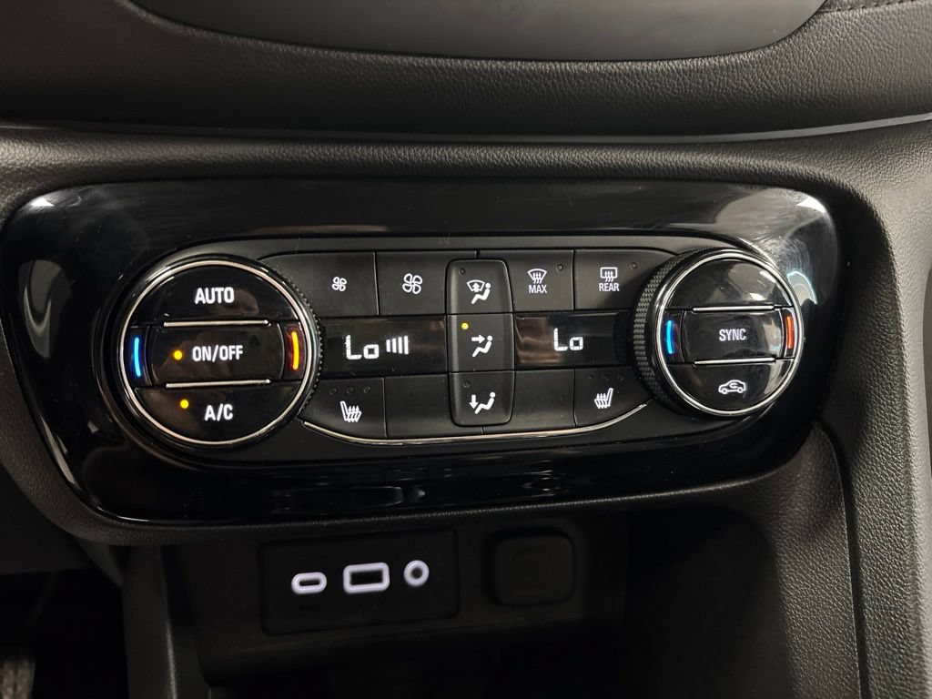 Used 2023 Buick Encore GX Select w/ Sport Touring Package FWD image 23