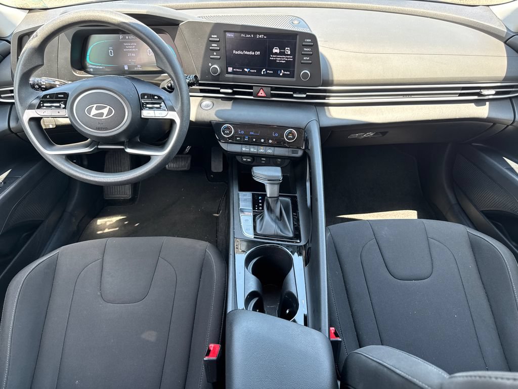 Certified 2025 Hyundai Elantra Hybrid FWD image 21