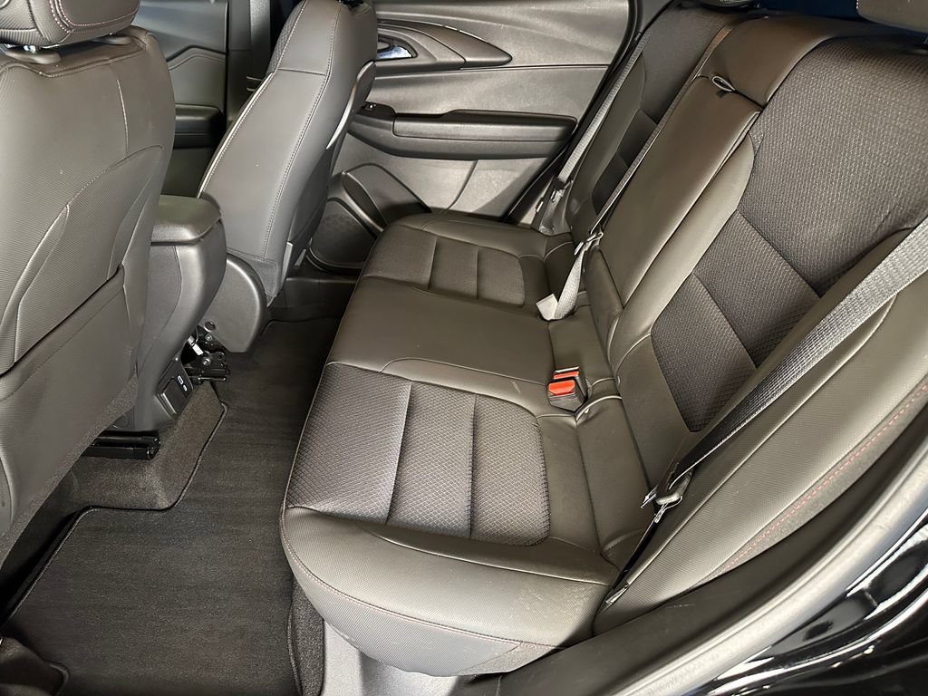 Used 2022 Chevrolet TrailBlazer RS w/ Convenience Package FWD image 21