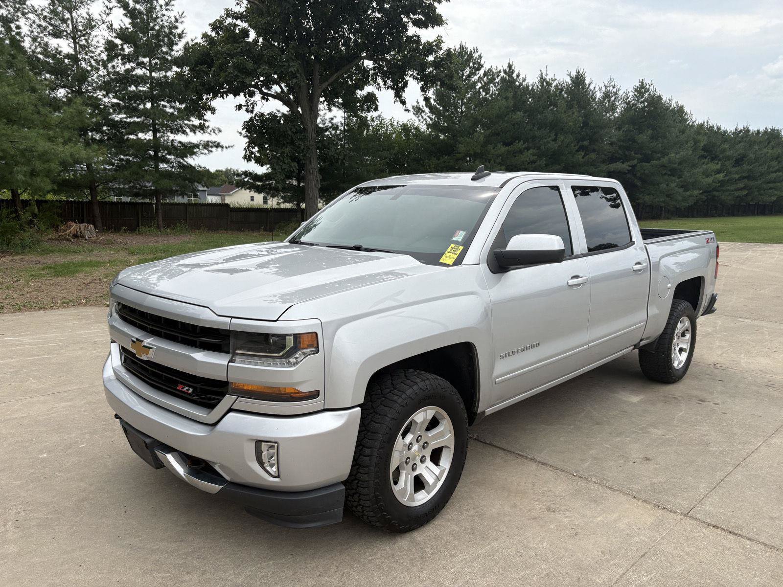 Used 2017 Chevrolet Silverado 1500 LT w/ All Star Edition AWD/4WD image 19