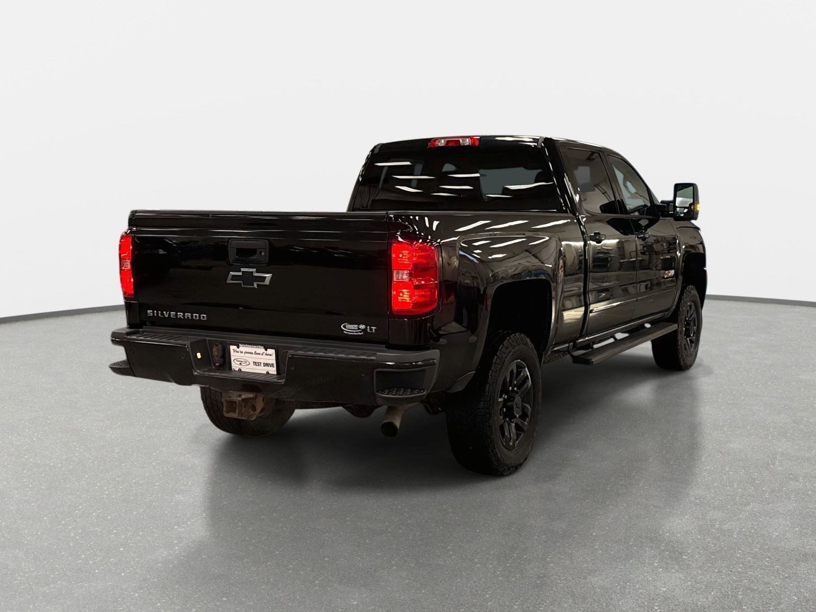 Used 2016 Chevrolet Silverado 2500 LT w/ Midnight Edition image 5
