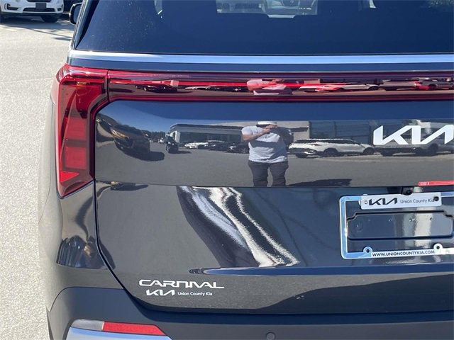 New 2026 Kia Carnival LX image 10