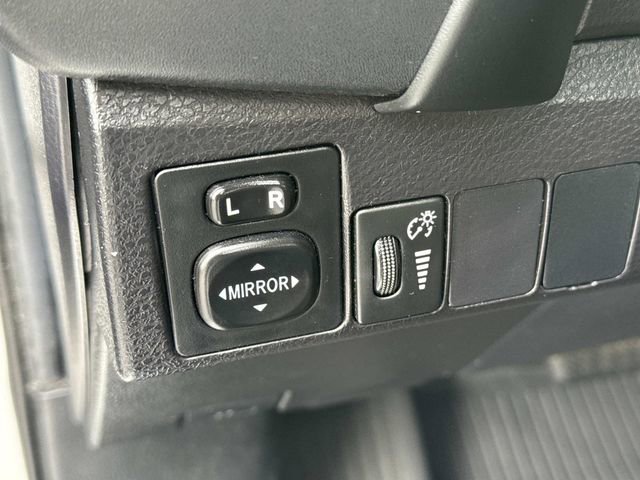Used 2018 Toyota Corolla LE FWD image 11