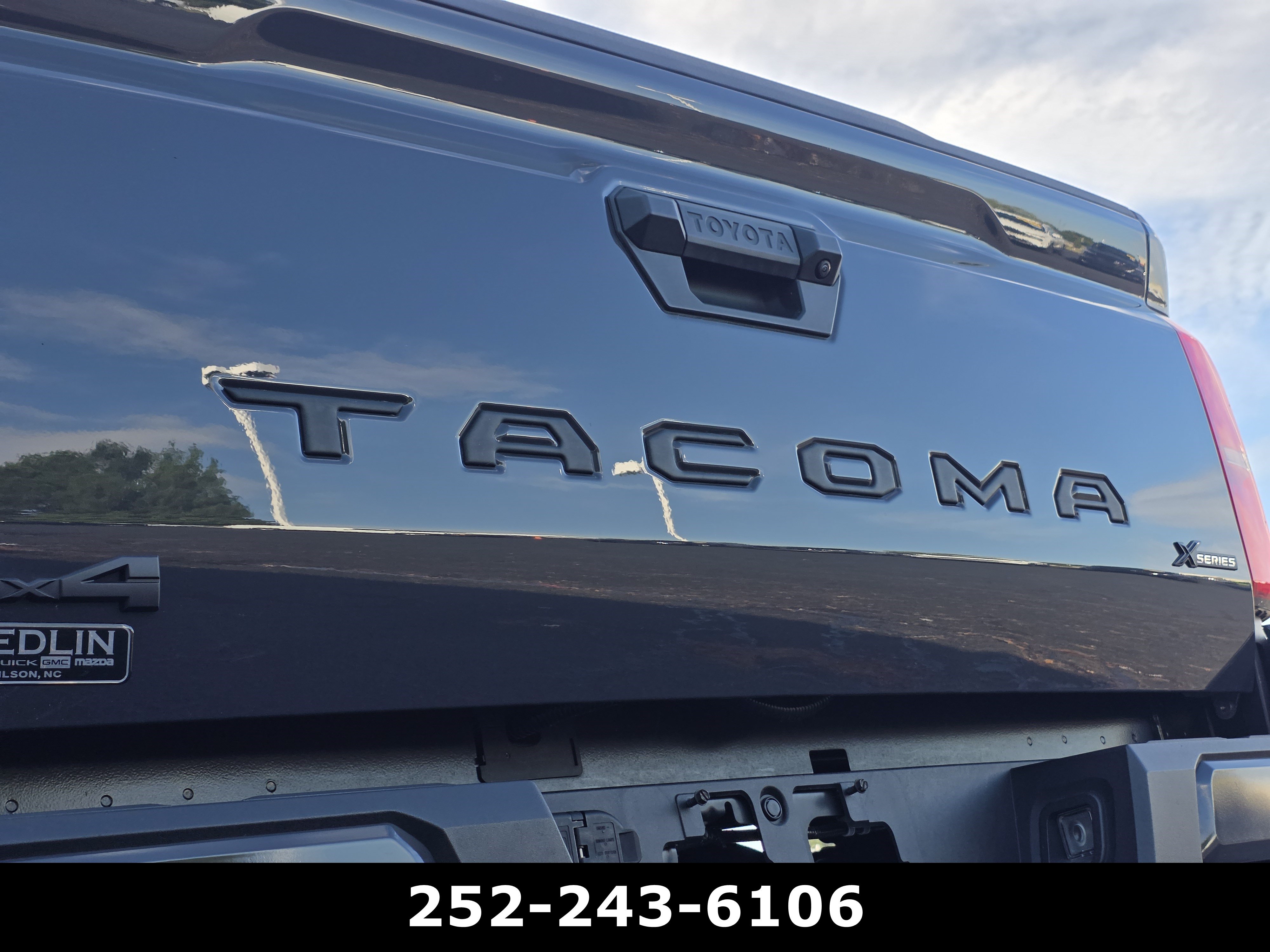 Used 2025 Toyota Tacoma SR5 AWD/4WD image 45