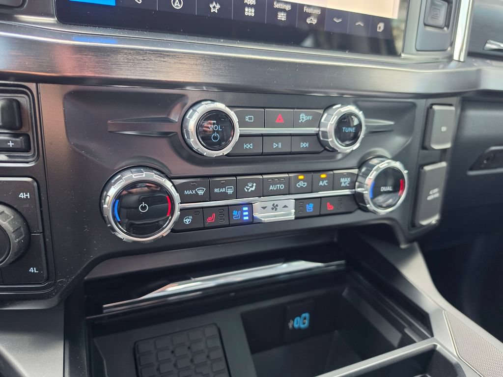 New 2026 Ford F250 Lariat w/ Black Appearance Package AWD/4WD image 28