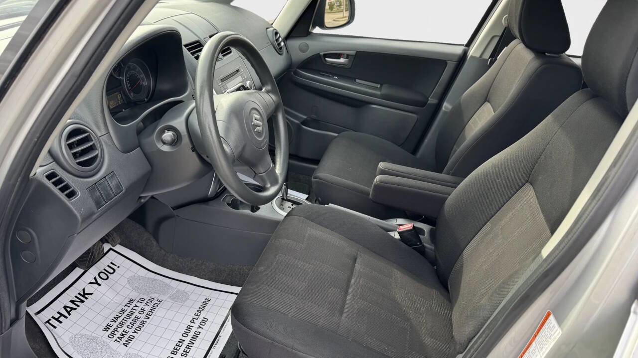 Used 2010 Suzuki SX4 Base 4dr Crossover CVT image 11