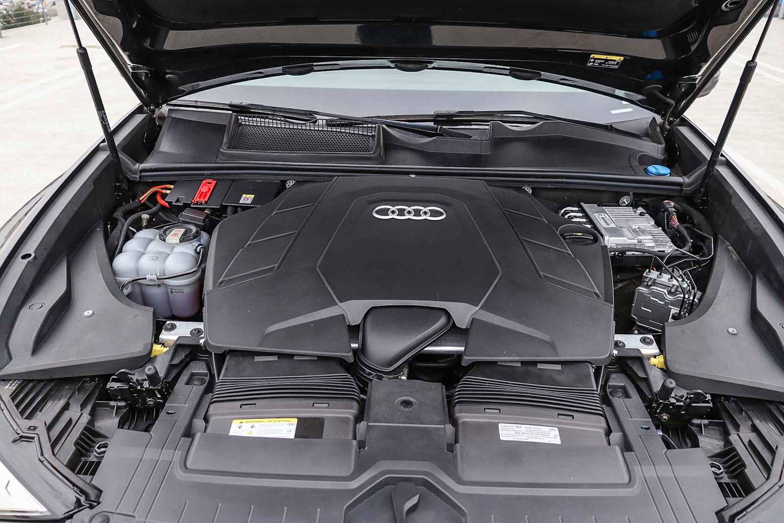 Used 2023 Audi Q8 Premium Plus w/ Premium Plus Package AWD/4WD image 40
