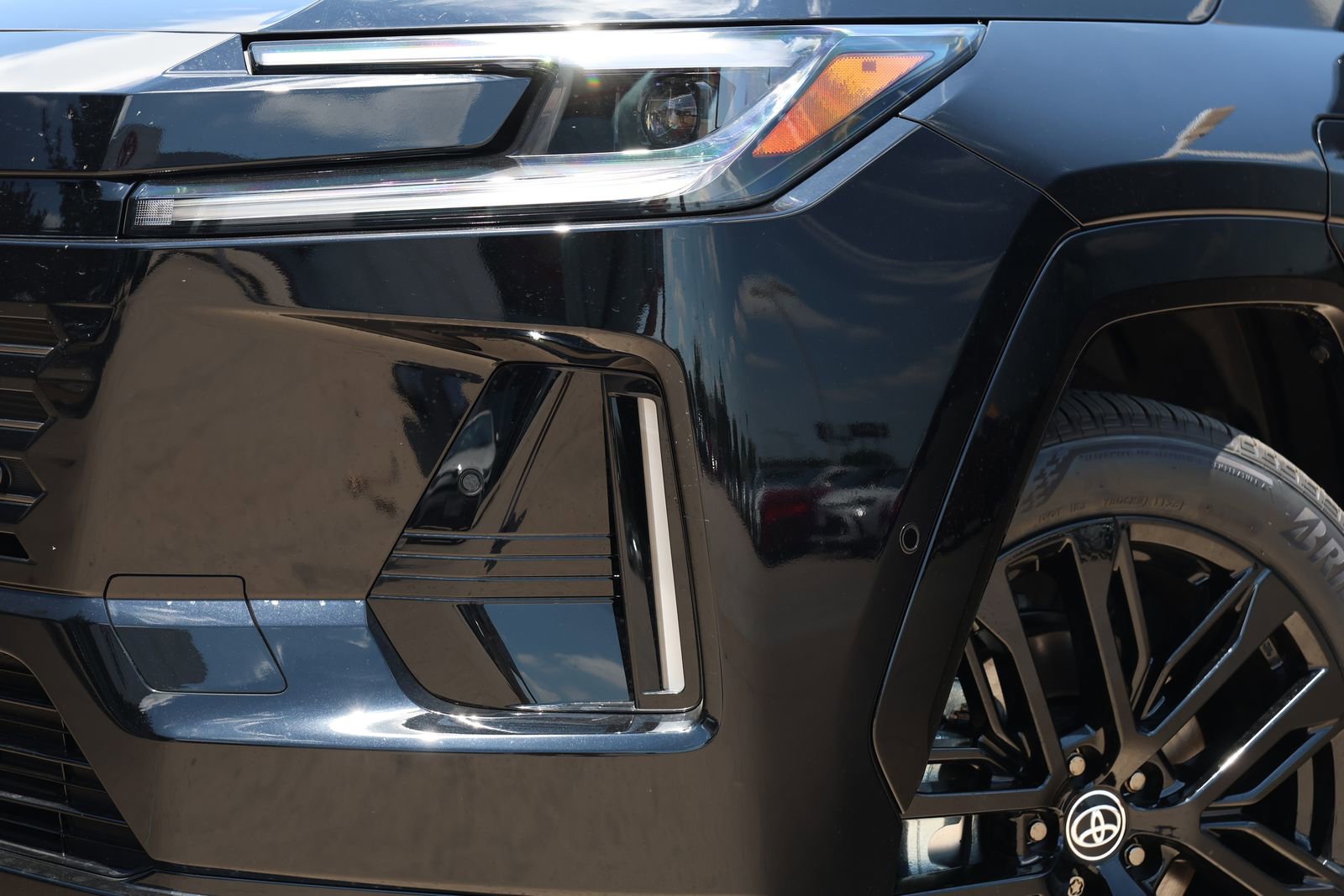 New 2026 Toyota RAV4 XSE AWD/4WD image 11