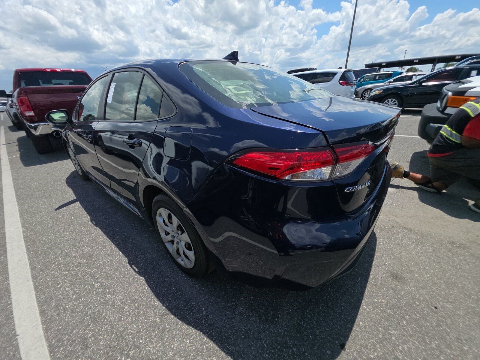 Used 2022 Toyota Corolla LE FWD image 8