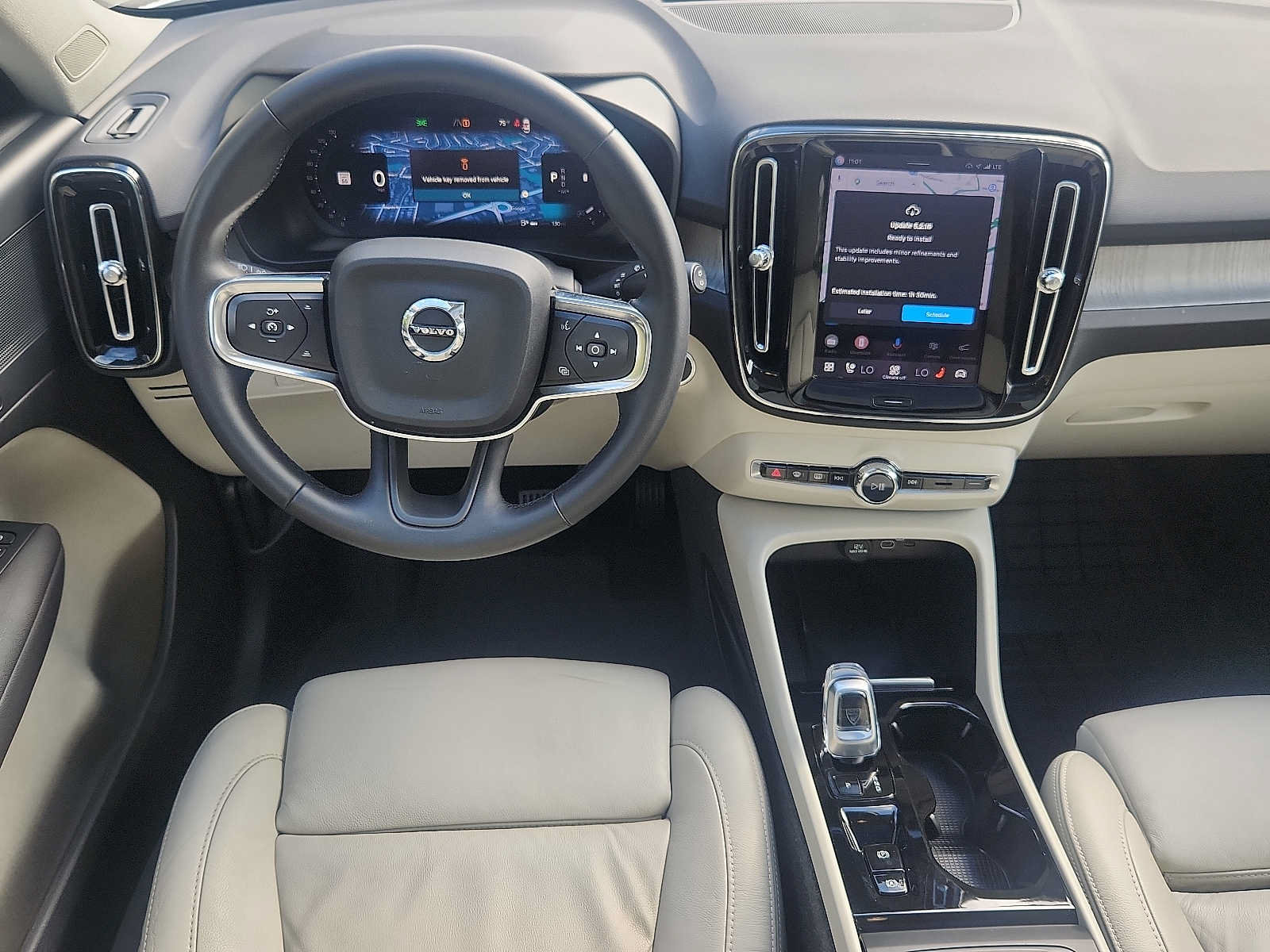Used 2023 Volvo XC40 B5 Plus w/ Driver Assist Package AWD/4WD image 11