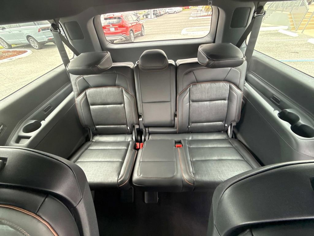 New 2025 Lincoln Navigator L Black Label image 15