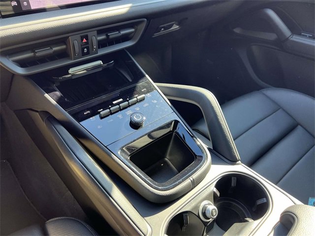 Certified 2025 Porsche Cayenne image 26