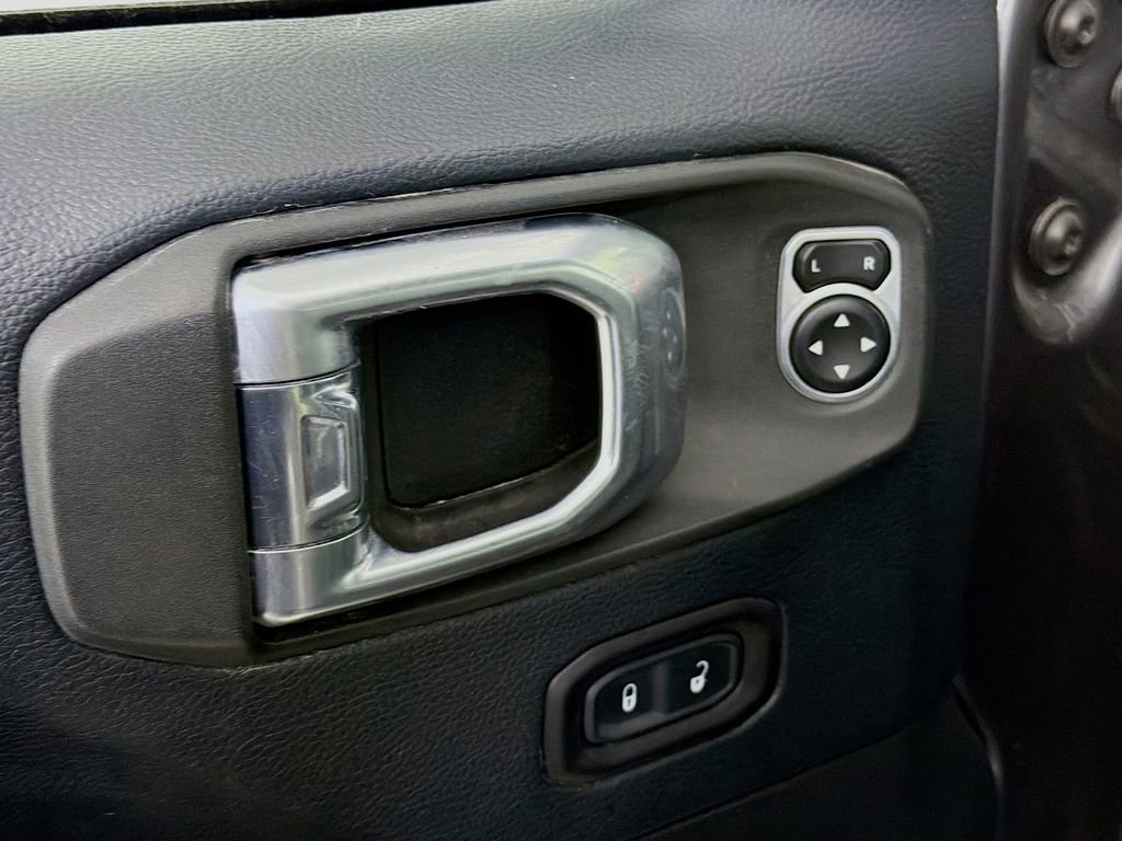 Used 2018 Jeep Wrangler Unlimited Rubicon image 20