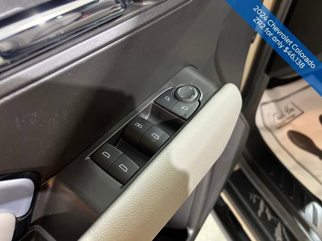 Used 2024 Chevrolet Colorado ZR2 w/ ZR2 Convenience Package III image 13
