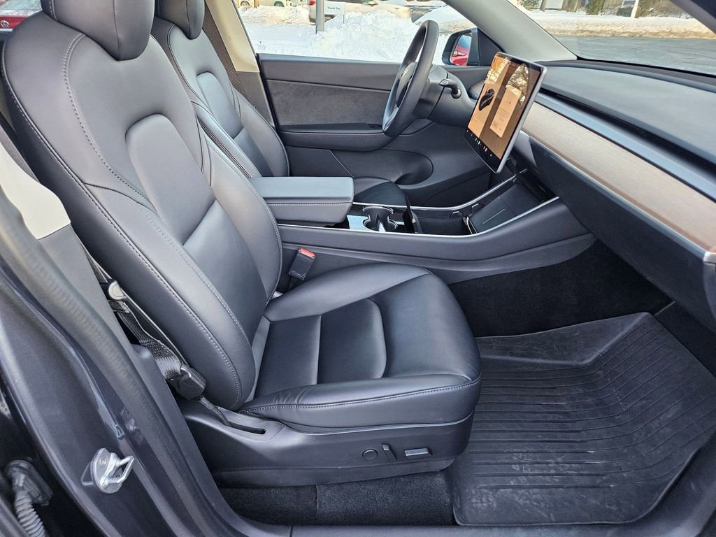 Used 2020 Tesla Model Y Long Range image 25