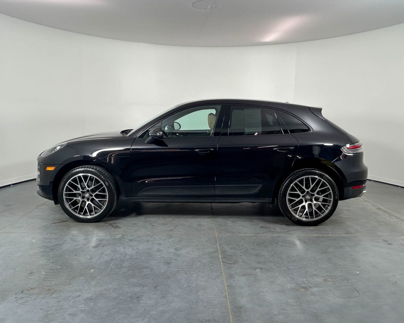 Used 2020 Porsche Macan image 2