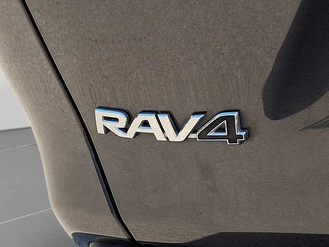 Used 2025 Toyota RAV4 XLE AWD/4WD image 34