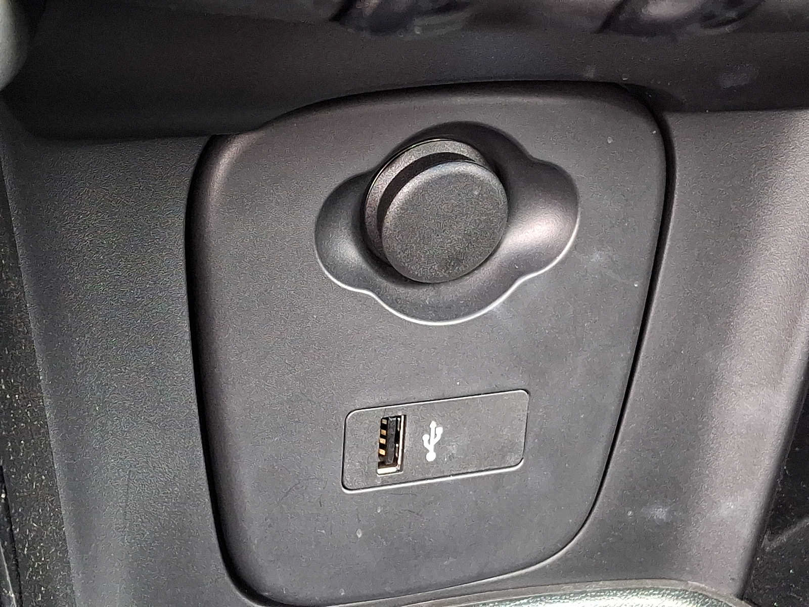 Used 2024 MINI Cooper 2-Door Hardtop FWD image 23