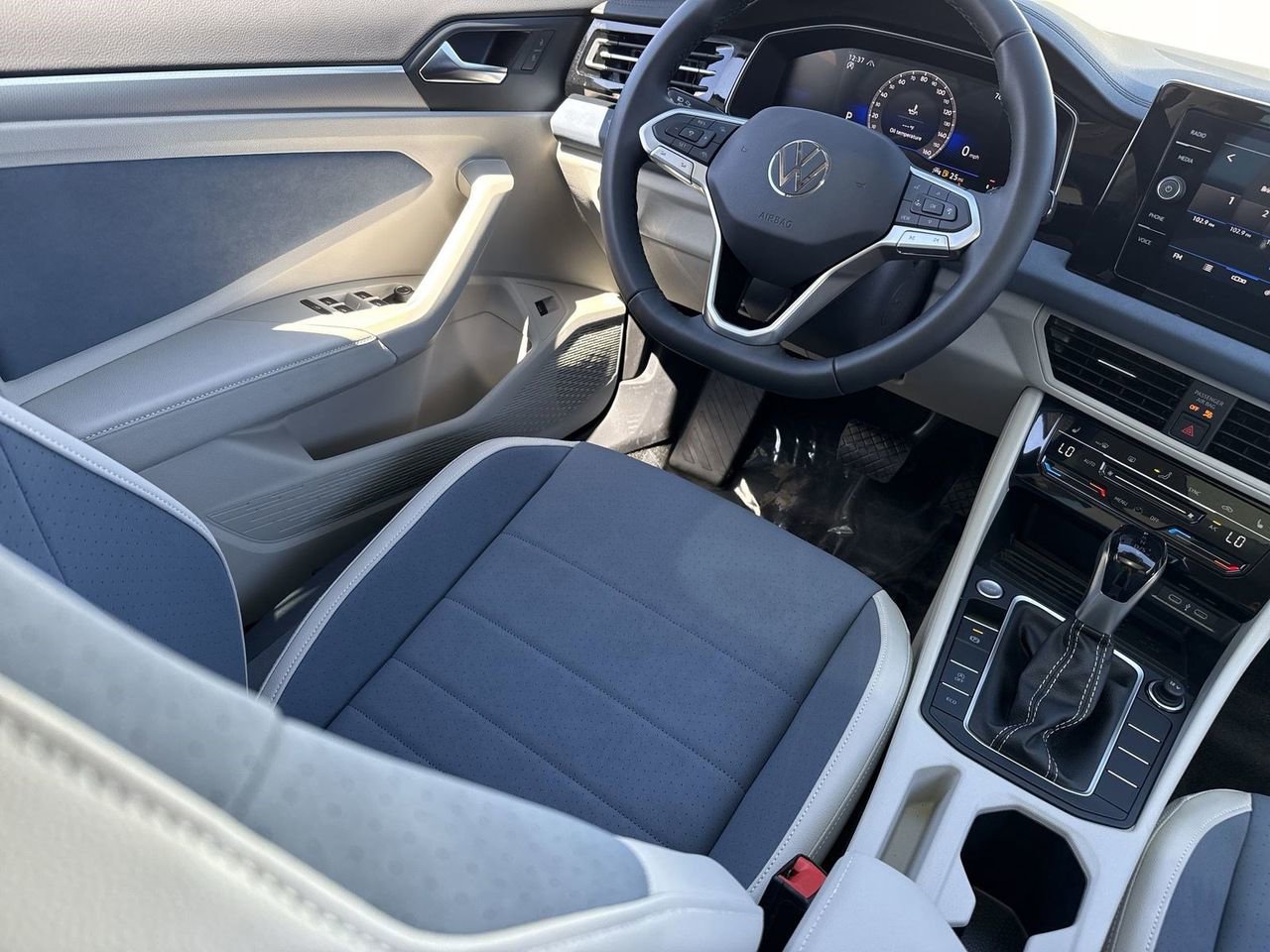 New 2026 Volkswagen Jetta SE image 10