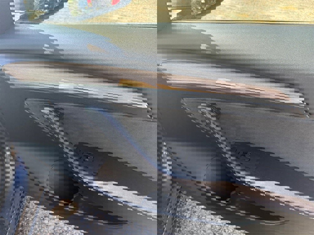 Used 2023 Tesla Model 3 Standard Range image 27