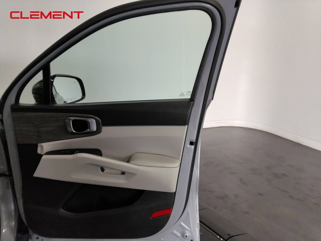 Used 2022 Kia Sorento EX image 36