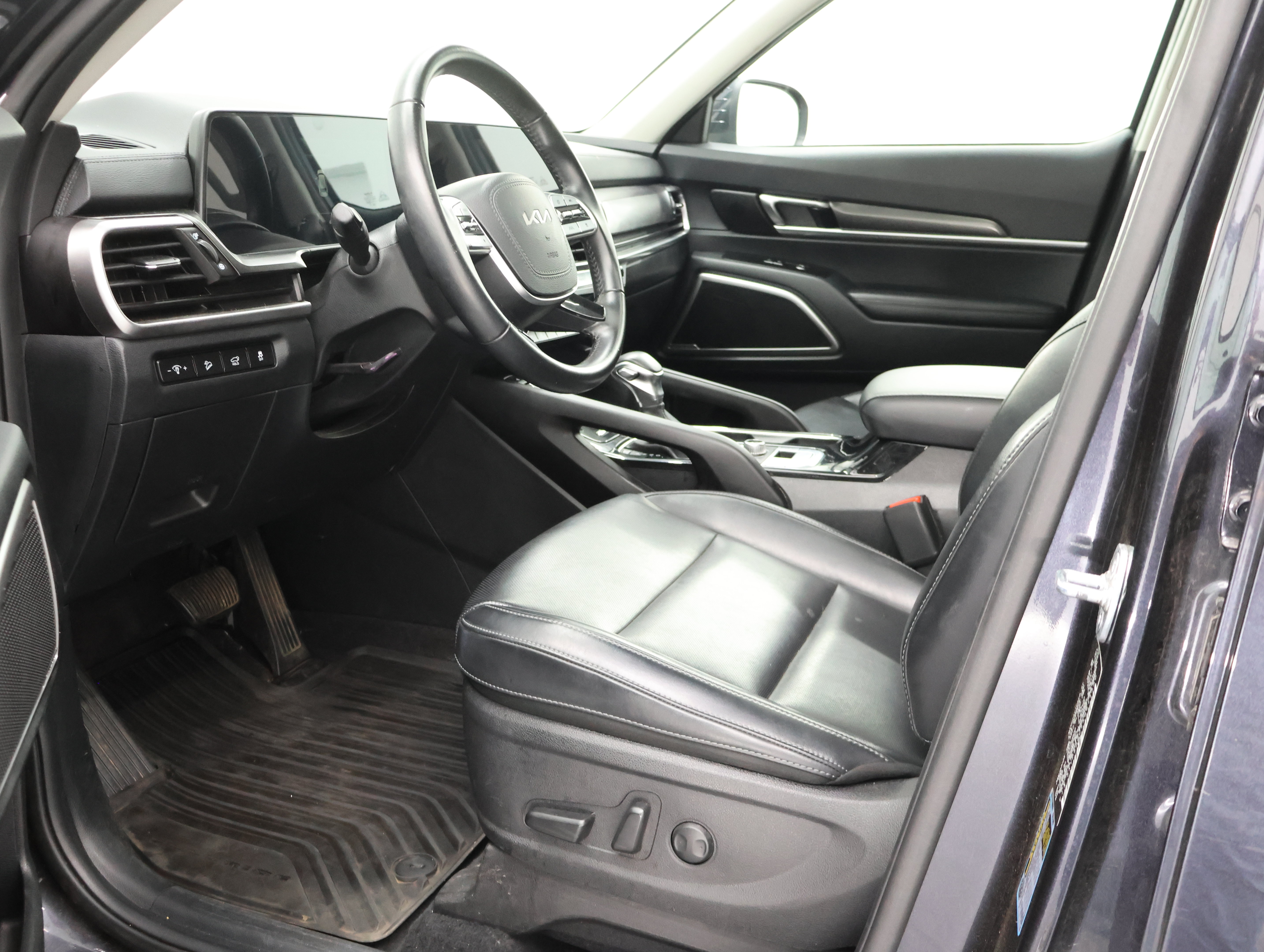 Used 2025 Kia Telluride S AWD/4WD image 8