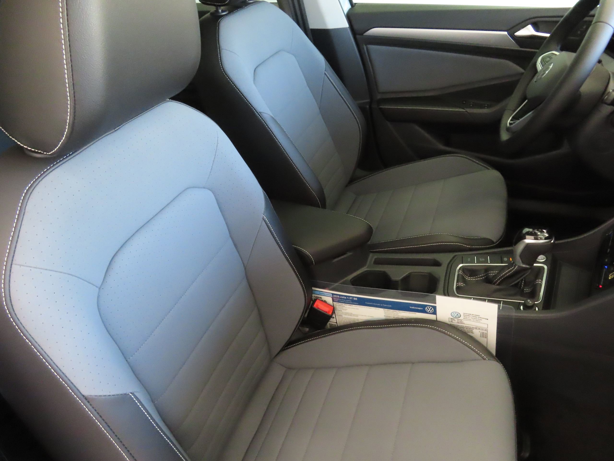 New 2025 Volkswagen Jetta SE FWD image 23