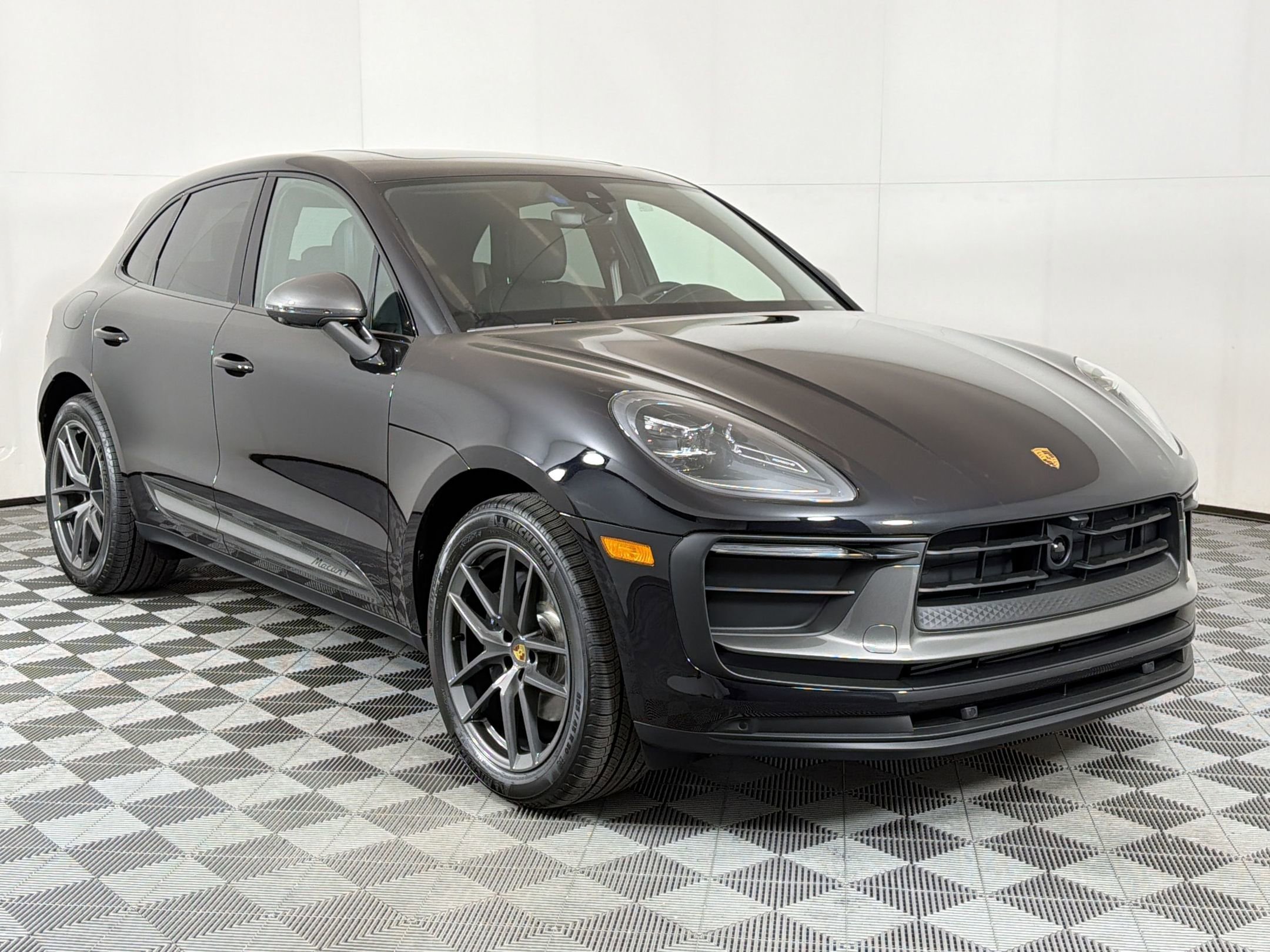 Used 2026 Porsche Macan Turbo AWD/4WD image 8
