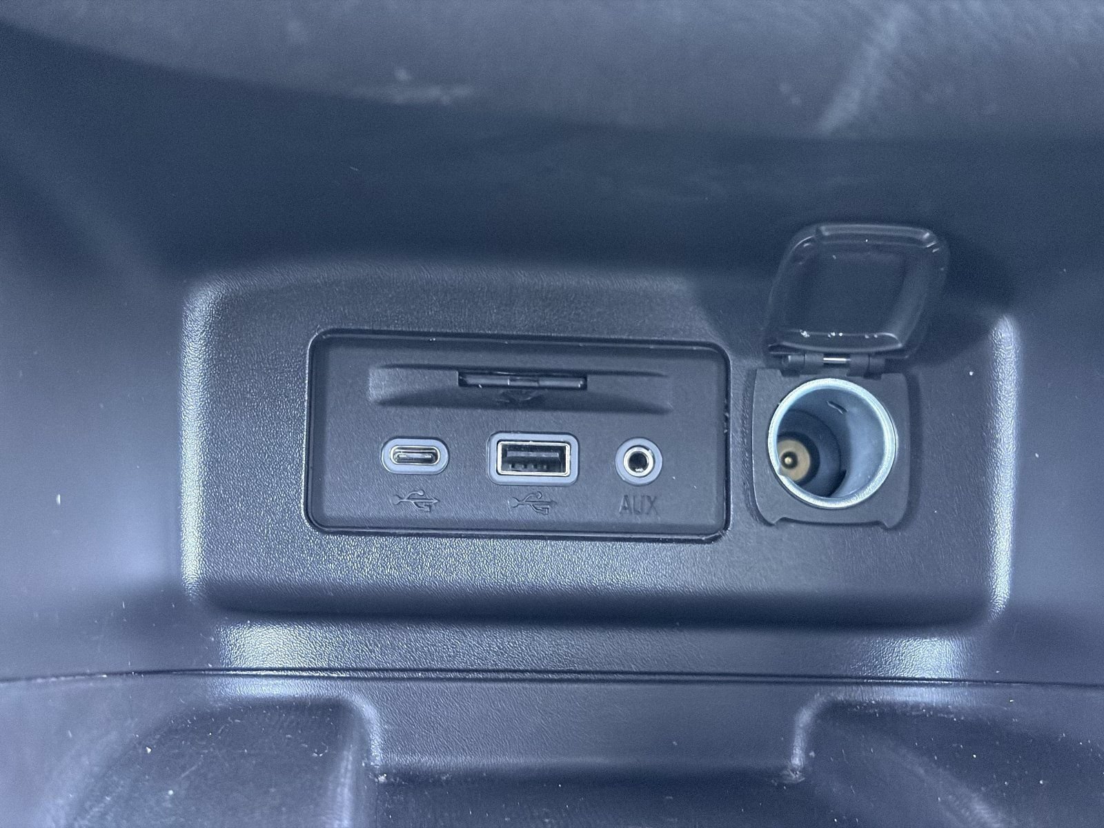 Certified 2024 Chevrolet Equinox Premier AWD/4WD image 31