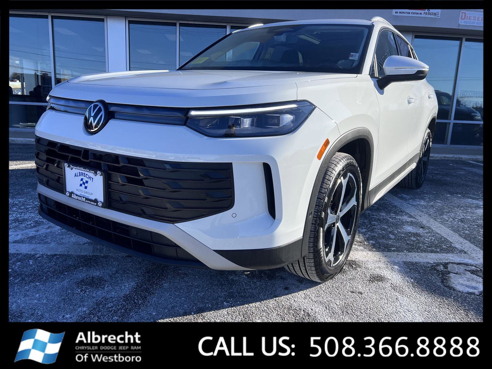 Used 2025 Volkswagen Tiguan SE