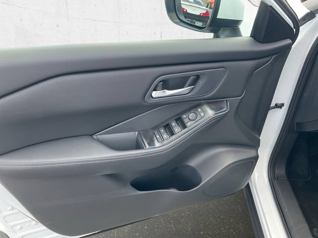 New 2026 Nissan Rogue SV w/ Cold Weather Package AWD/4WD image 28