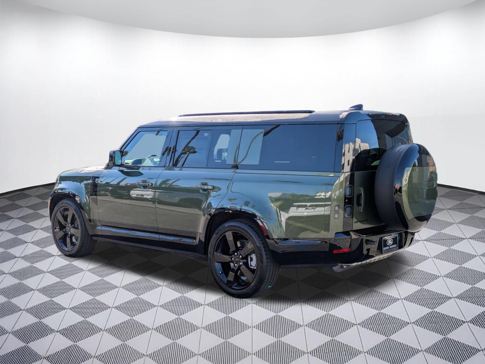 New 2026 Land Rover Defender 130 X-Dynamic SE AWD/4WD image 3