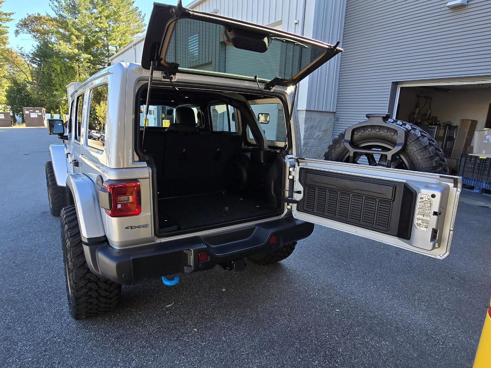 Used 2024 Jeep Wrangler Unlimited Rubicon 4xe image 14