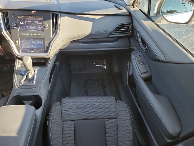 Certified 2025 Subaru Outback AWD/4WD image 18