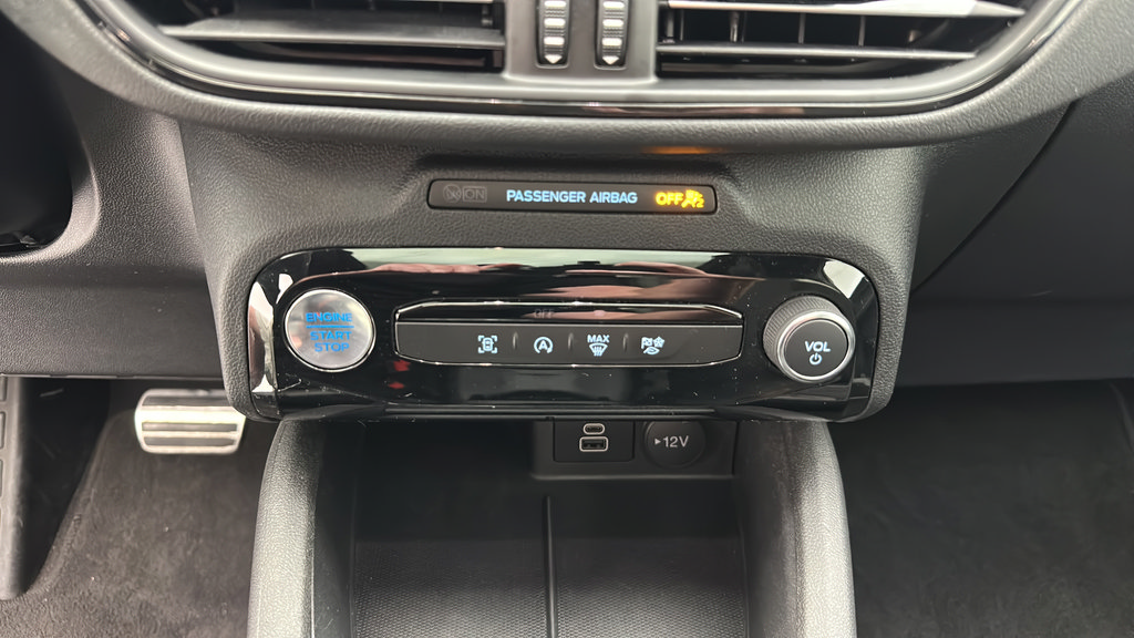 Used 2024 Ford Escape ST-Line w/ Tech Pack #1 AWD/4WD image 18