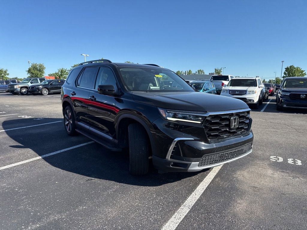 Used 2025 Honda Pilot Elite image 13