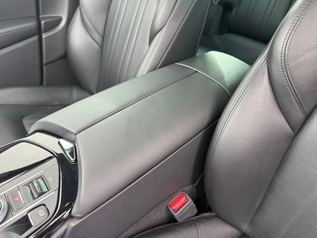 Used 2021 Maserati Levante image 23